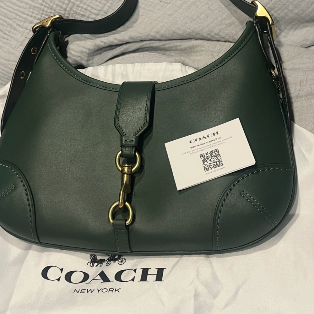 Coach Forest Green Shoulder Bag – NWT – Gold Hardware – Leather